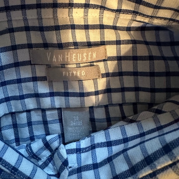 Like New - Van Heusen Dress Shirt 18 34/35 - Picture 3 of 3